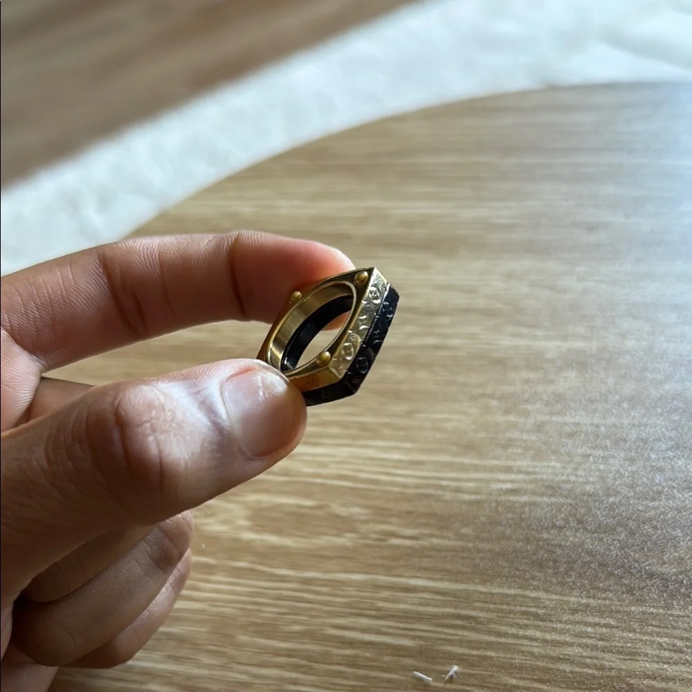 Louis Vuitton Black and Gold Square Rings - Picture 3 of 3
